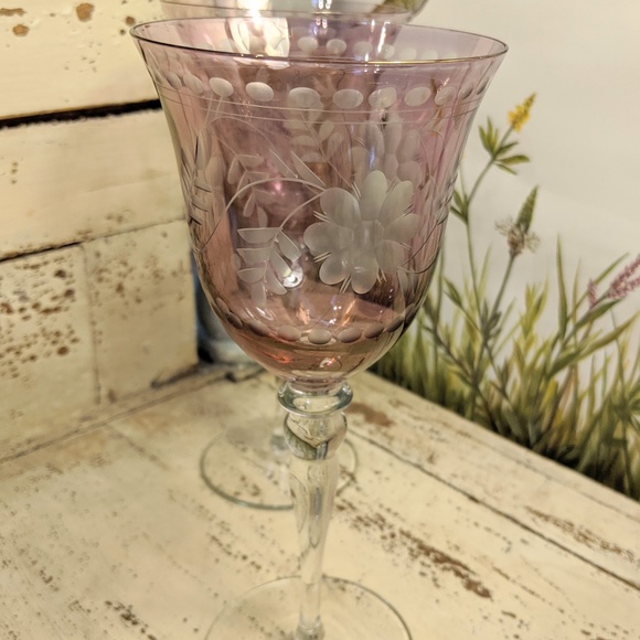 SOLD -- Set 4 Purple Wine Glass Drink ware - Picture 3 of 9